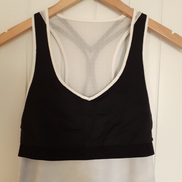 Lululemon Dance To Yoga Tank in Pretty Plume Angel Wing Black / Black Size 8 - Picture 9 of 13